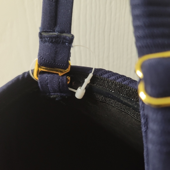 NWT La Blanca Bikini top Navy Blue 22w, Removable Straps - Picture 4 of 6